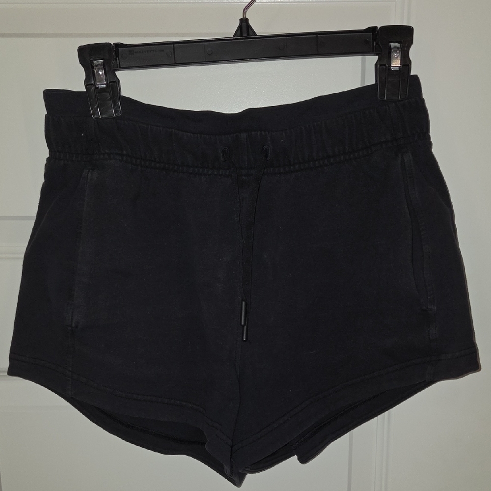 Like New Women's Black Lululemon Scuba Shorts 3in